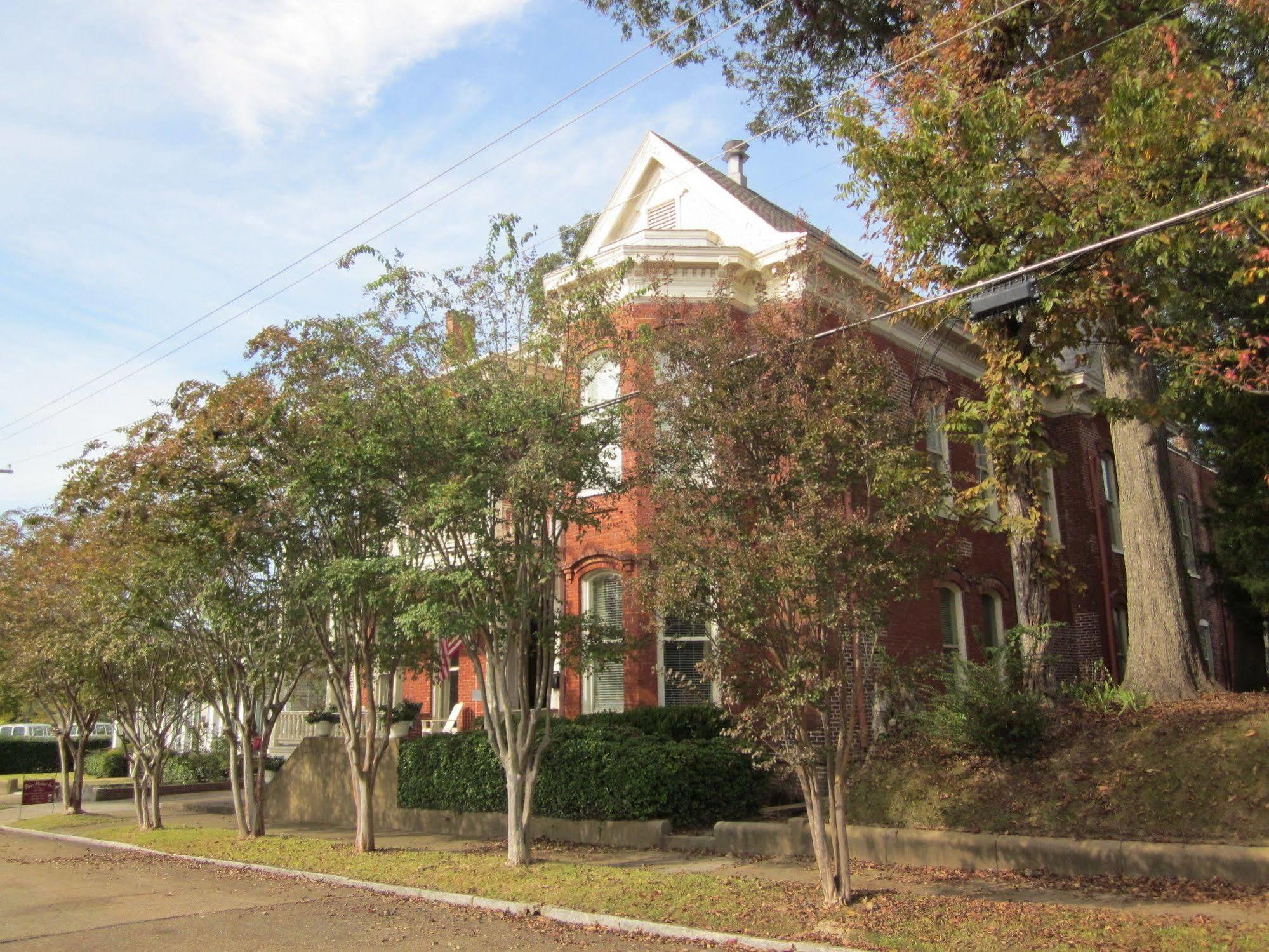 Baer House Inn Vicksburg Exterior photo